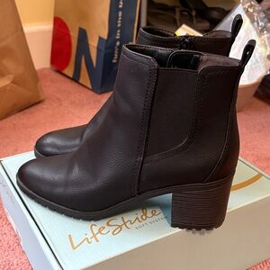 Lifestride Mesa Chelsea Black Bootie size 8 1/2 M